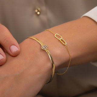 Linked Gold Braecelet - Symbol of Connection