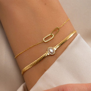 Linked Gold Braecelet - Symbol of Connection