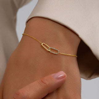 Linked Gold Braecelet - Symbol of Connection