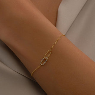 Linked Gold Braecelet - Symbol of Connection